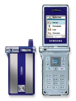 Samsung D700