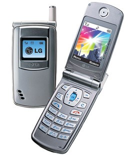 LG W7020