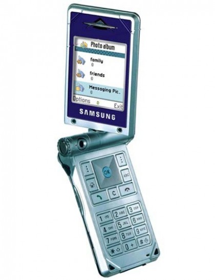 Samsung D700