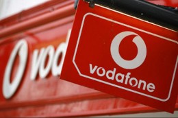 Vodafone ingheata salariile si primele, si pregateste un val de concedieri