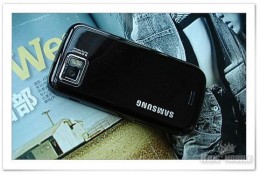 Samsung S8000 si Samsung M8000, poze cu noile telefoane