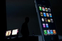 A patra generatie de iPhoneuri vine echipata cu camera foto de 5MP